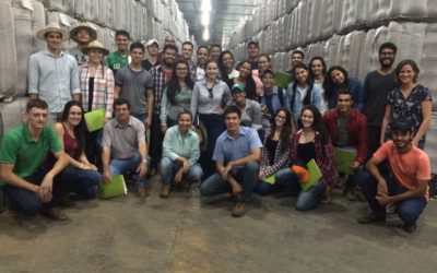 Estudantes e professores da UFMT realizam visita técnica à Agro-Sol